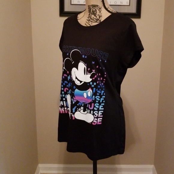 NWOT MICKEY MOUSE TEE!! JUNIORS SIZE - Picture 4 of 6